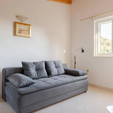 House Tea In A Beautiful Nature Holiday home Donji Okrug (Ciovo)